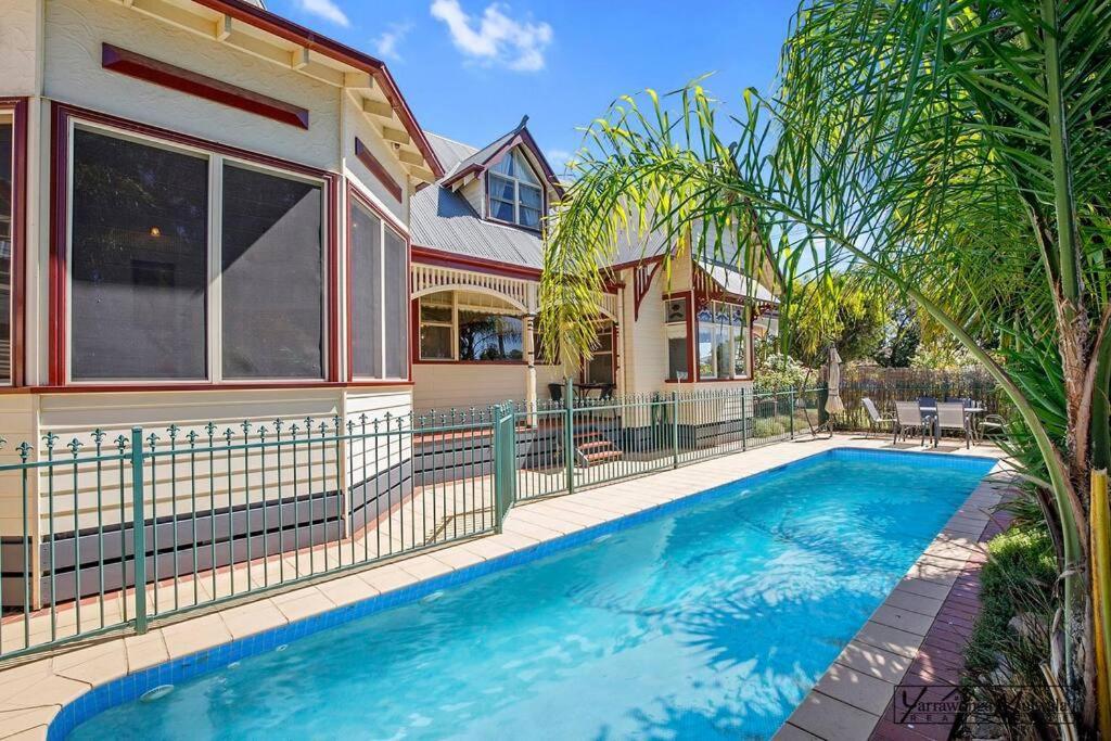 Federation Home In Town, Close To Lake & Shops Yarrawonga Exterior photo